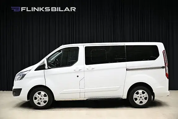 Ford Custom Tourneo 2017 photo 3