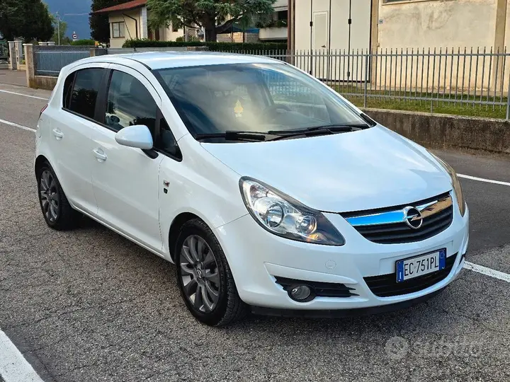 Opel Corsa 2010 photo 3