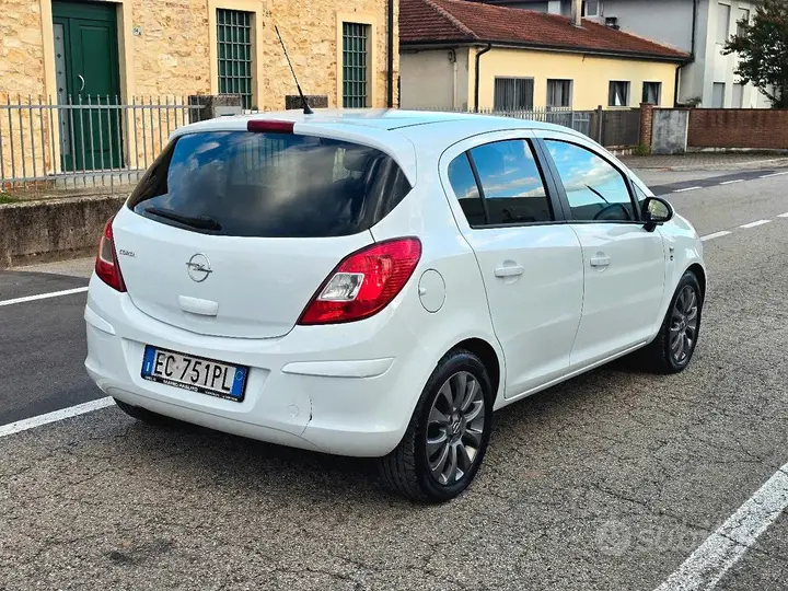Opel Corsa 2010 photo 5