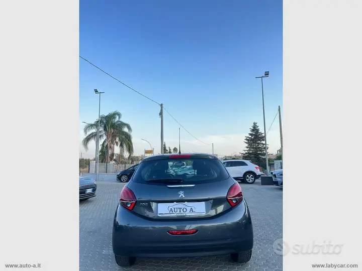 Peugeot 208 2017 photo 5