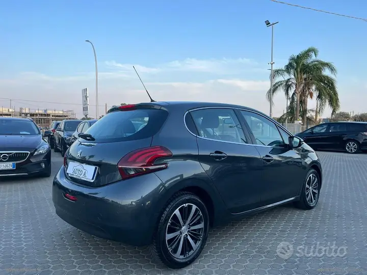Peugeot 208 2017 photo 4