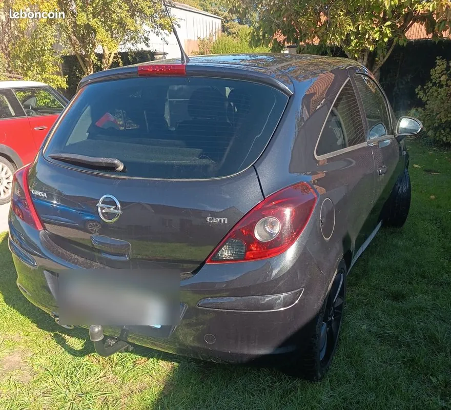 Opel Corsa 2012 photo 2