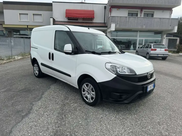Fiat Doblo 2017 photo 2