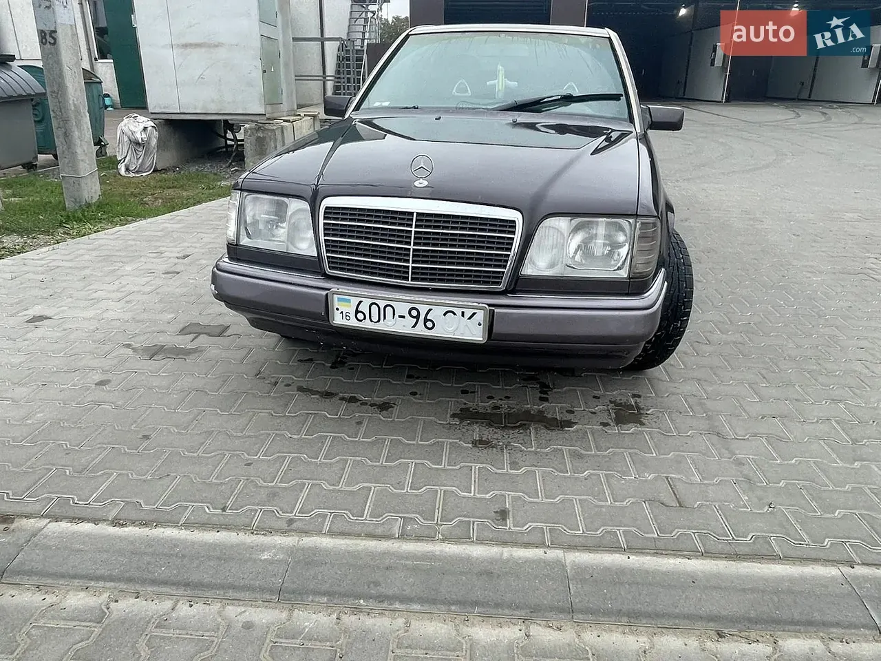 Mercedes-Benz E-Class 1993 photo 2