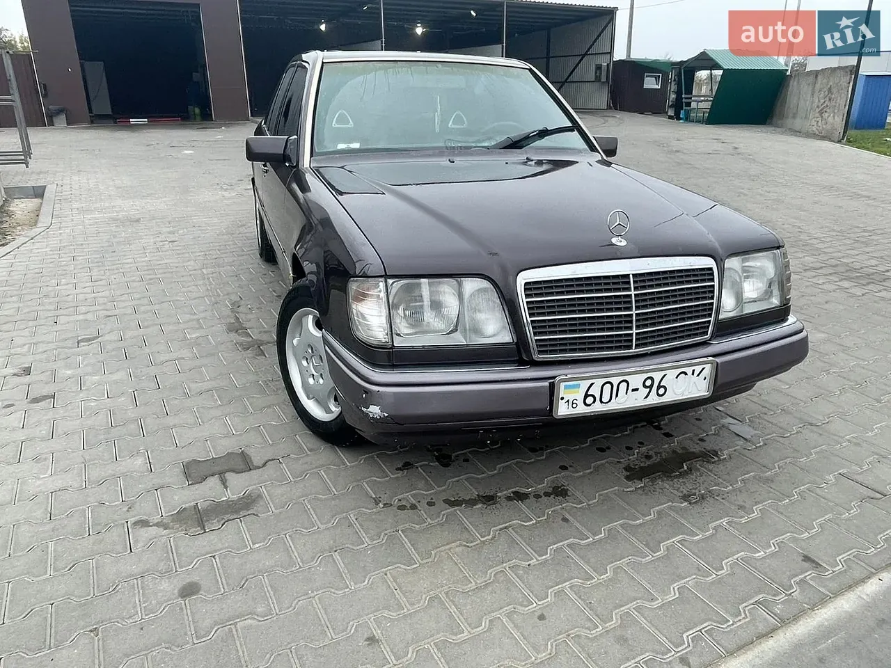 Mercedes-Benz E-Class 1993 photo 3