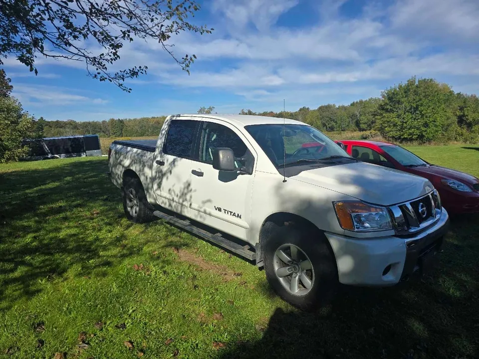 Nissan Titan 2011 photo 3