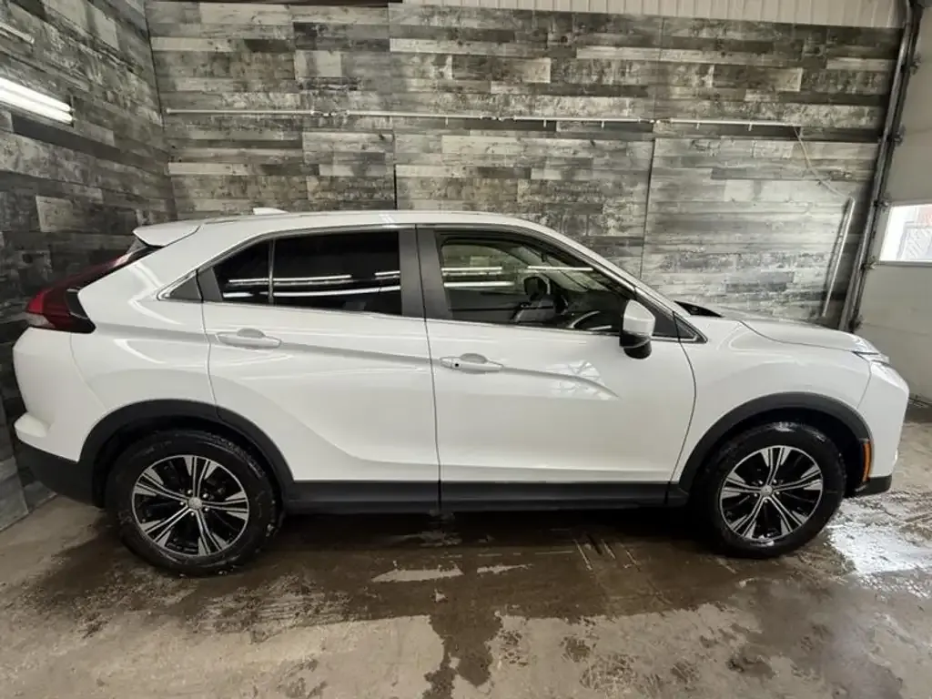 Mitsubishi Eclipse Cross 2022 photo 2