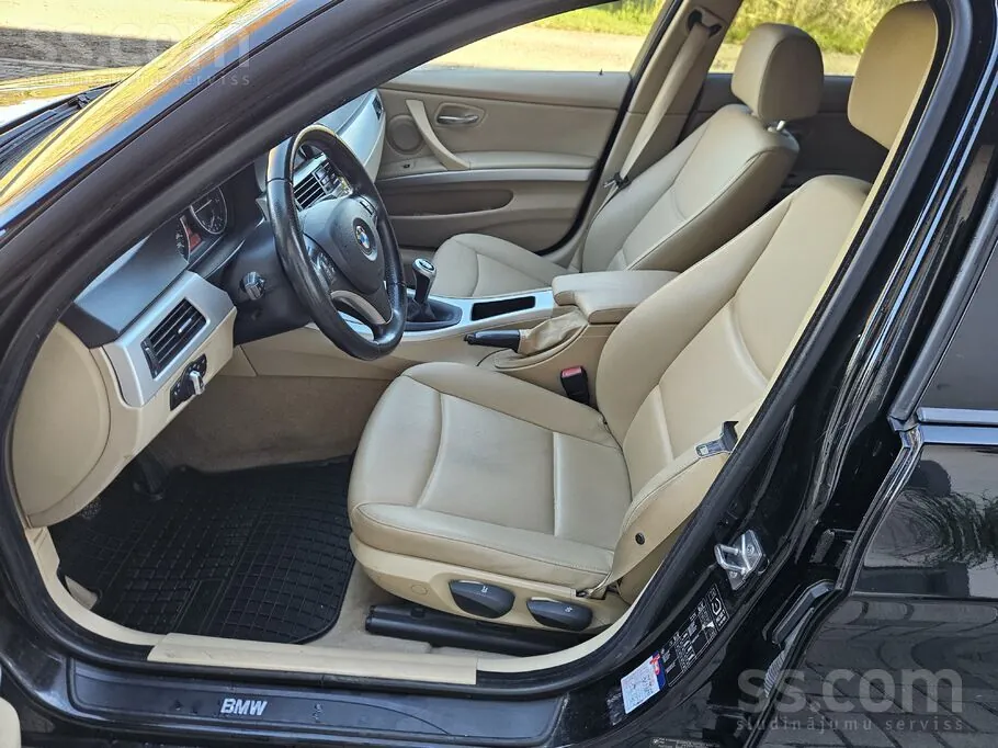 BMW 318 2009 photo 5