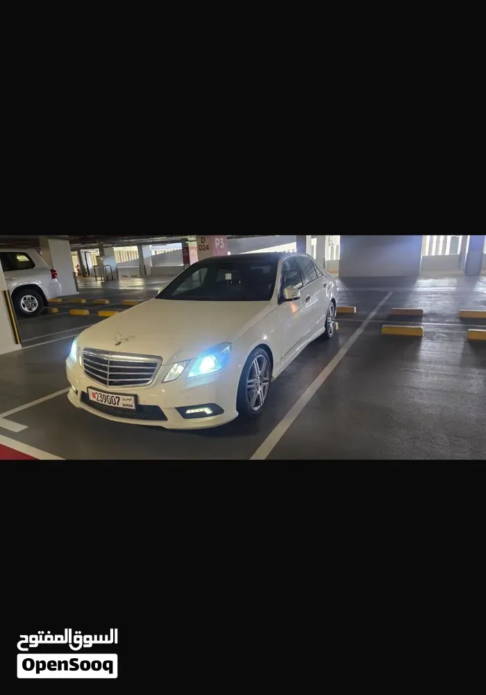 Mercedes-Benz E300 2011 photo 2