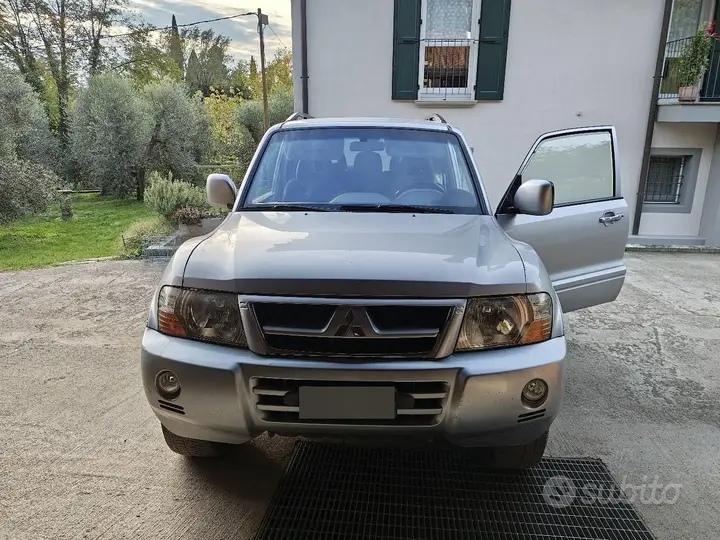 Mitsubishi Pajero 2006 photo 2