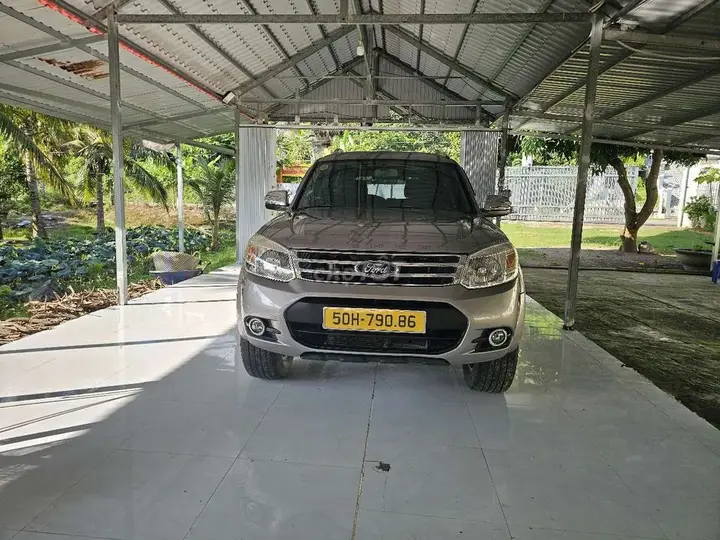 Ford Everest 2014 photo 2