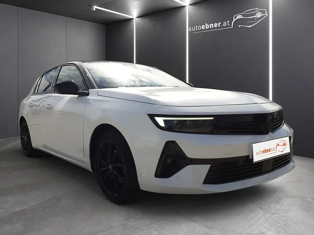 Opel Astra 2023 photo 3