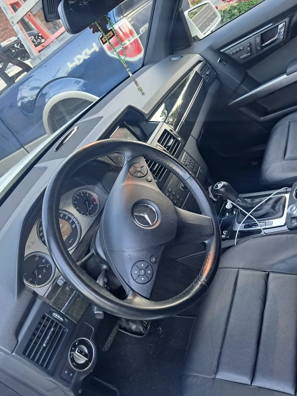 Mercedes-Benz Glk350 2011 photo 2
