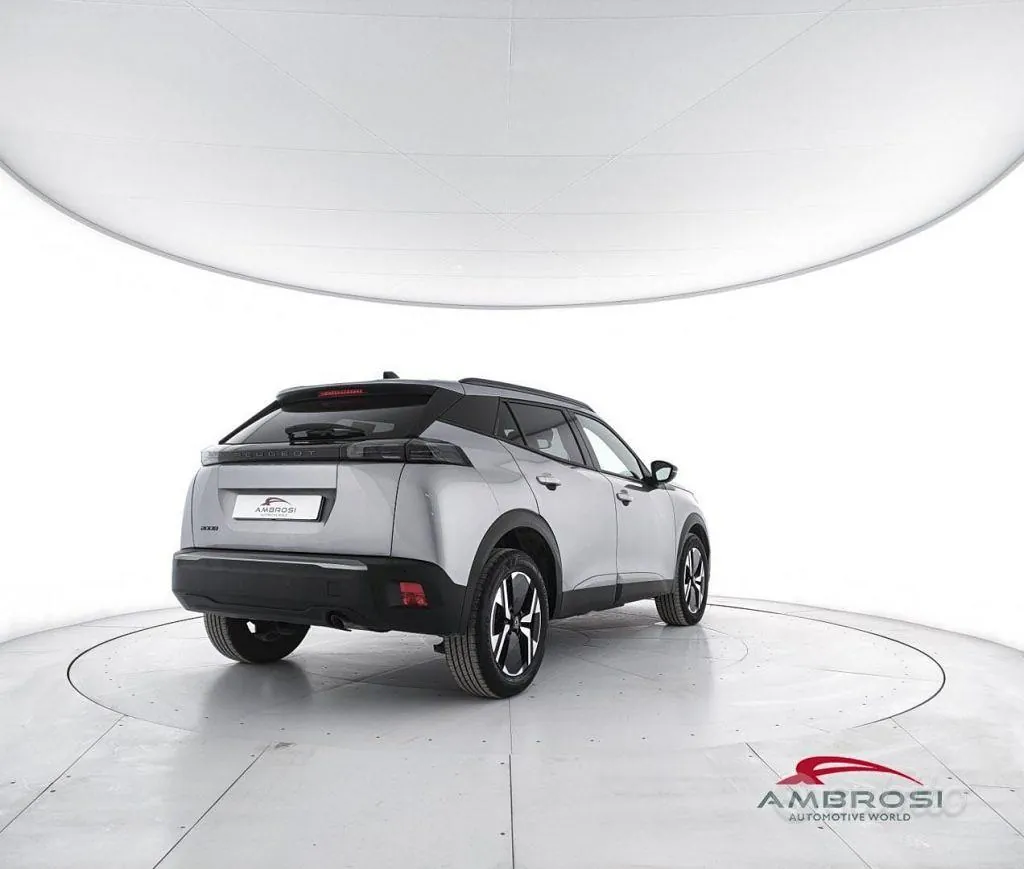 Peugeot 2008 2025 photo 3