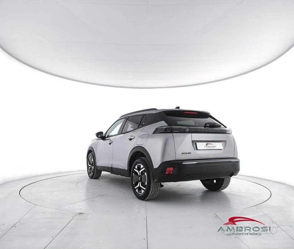 Peugeot 2008 2025 photo 4