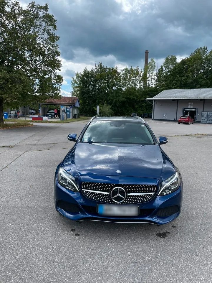 Mercedes-Benz C220