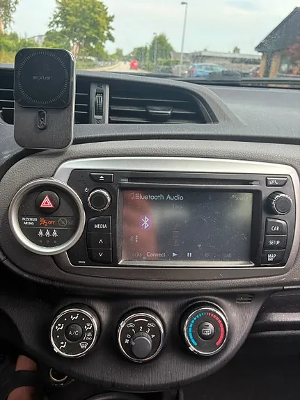 Toyota Yaris 2013 photo 4