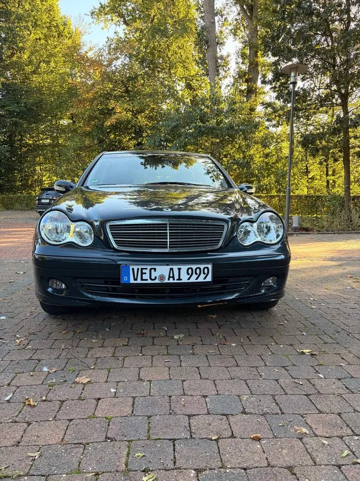 Mercedes-Benz C180