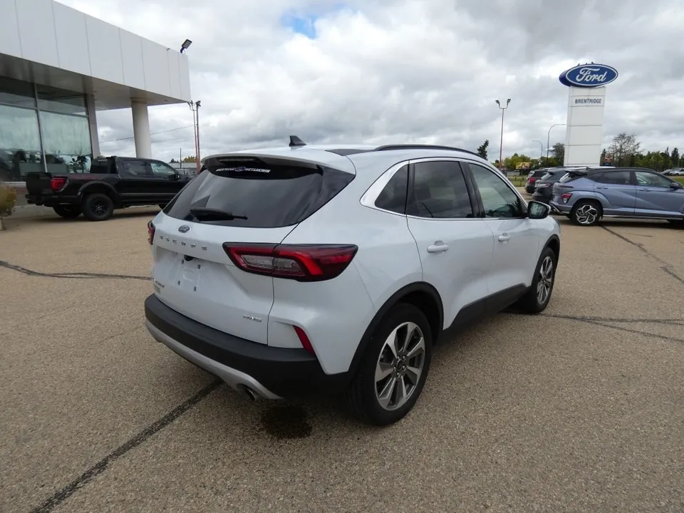 Ford Escape 2025 photo 2