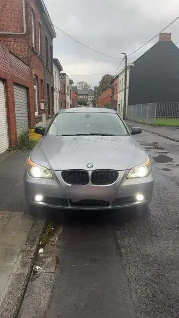 BMW 520I