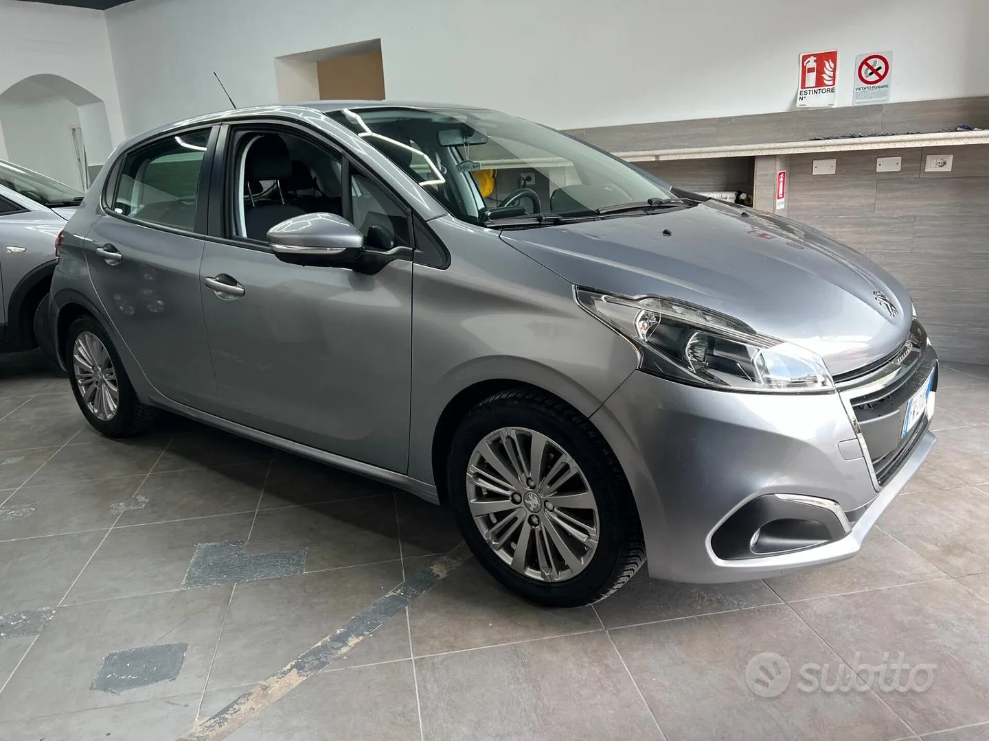 Peugeot 208 2019 photo 3
