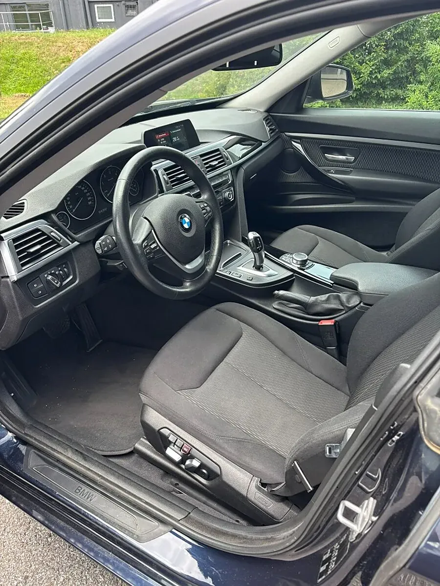 BMW 3 Series 2018 photo 3