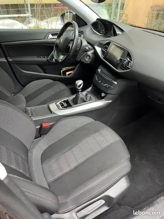 Peugeot 308 2015 photo 3