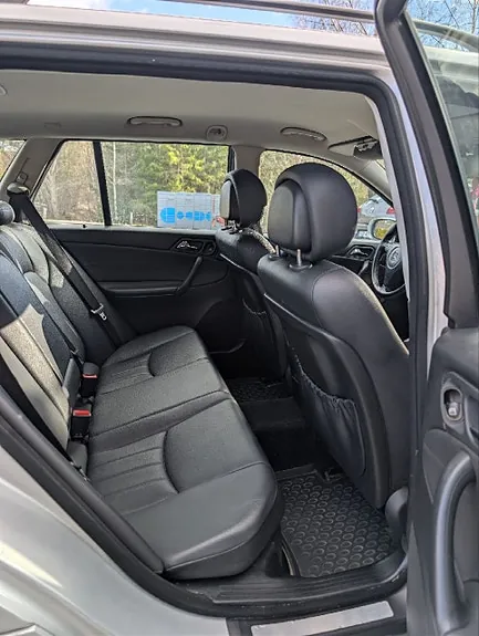 Mercedes-Benz C200 D 2007 photo 4
