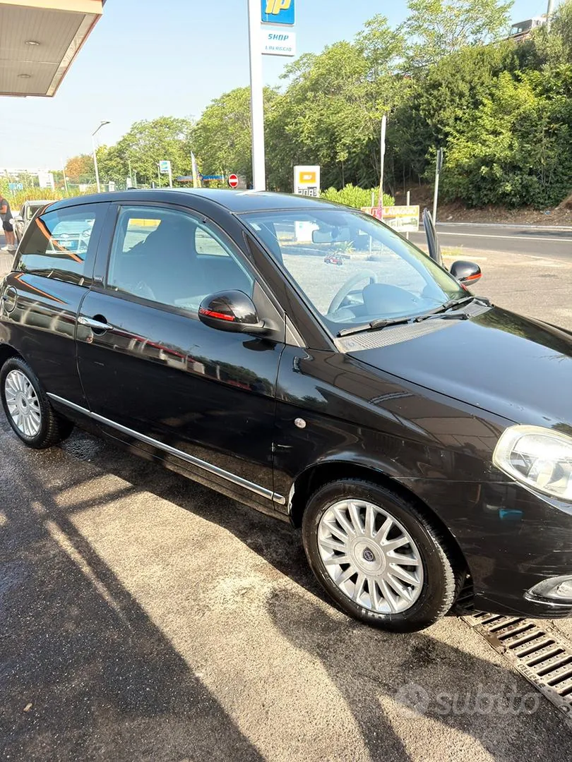 Lancia Ypsilon 2012 photo 2