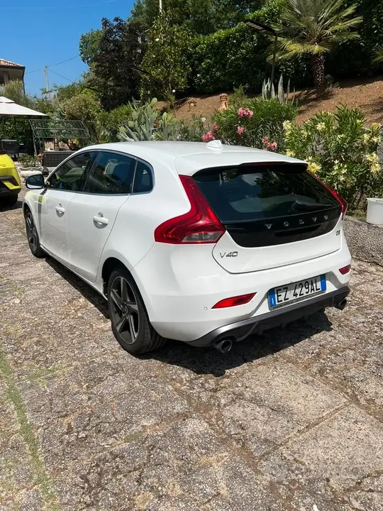 Volvo V40 2015 photo 4