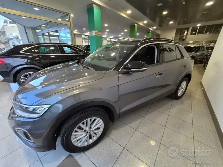 Volkswagen T-Roc 2023 photo 5