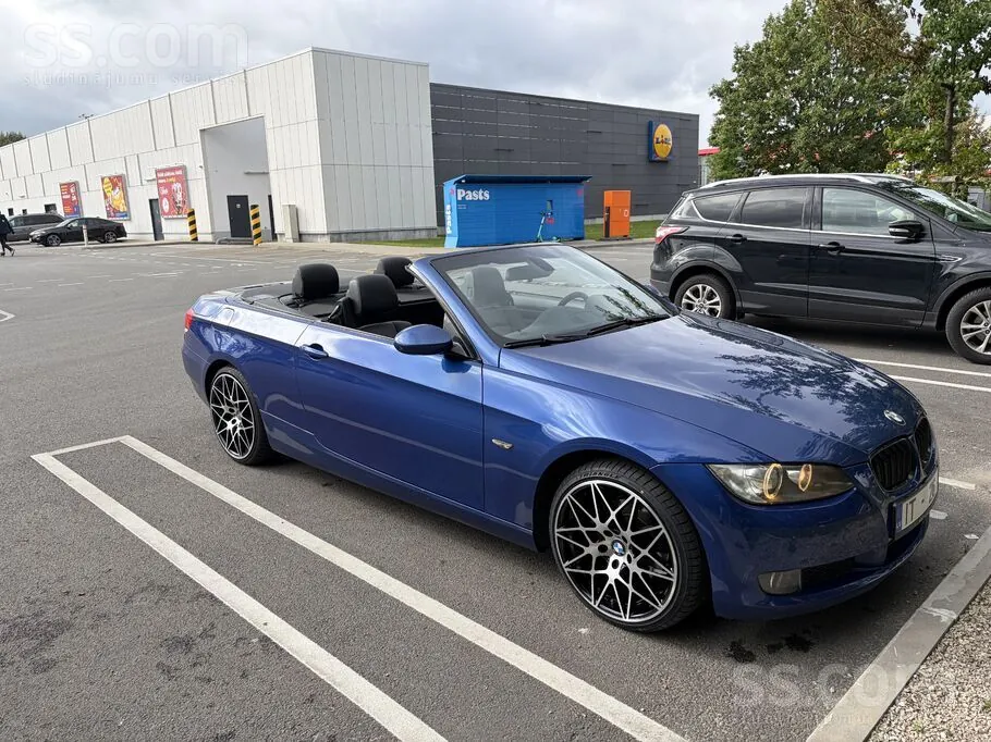 BMW E93 2009 photo 3