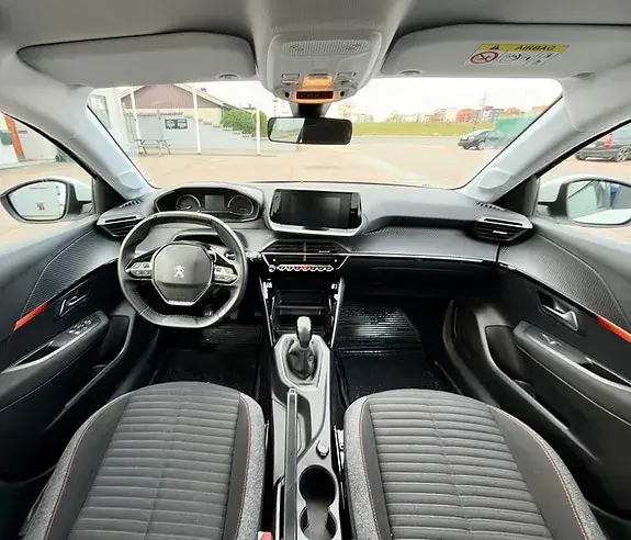 Peugeot 208 2020 photo 2
