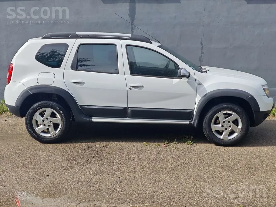 Dacia Duster 2012 photo 5