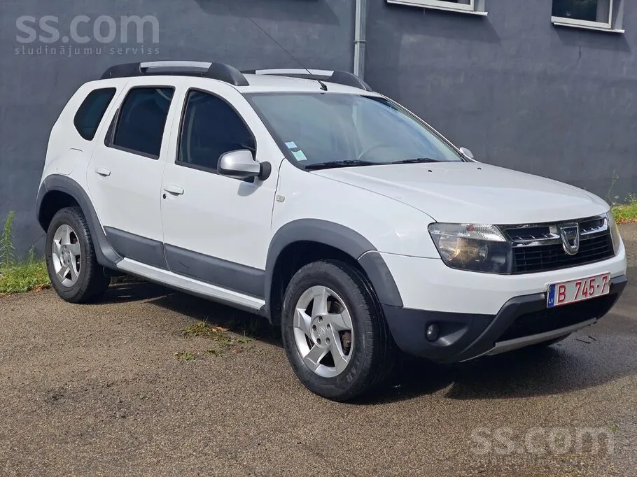 Dacia Duster 2012 photo 2