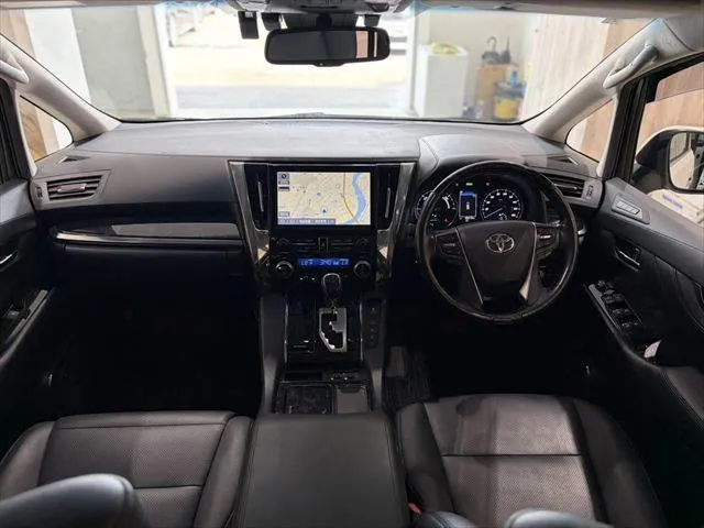 Toyota Alphard Hybrid 2020 photo 3
