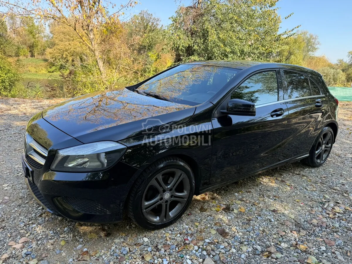 Mercedes-Benz A 180 2013 photo 3