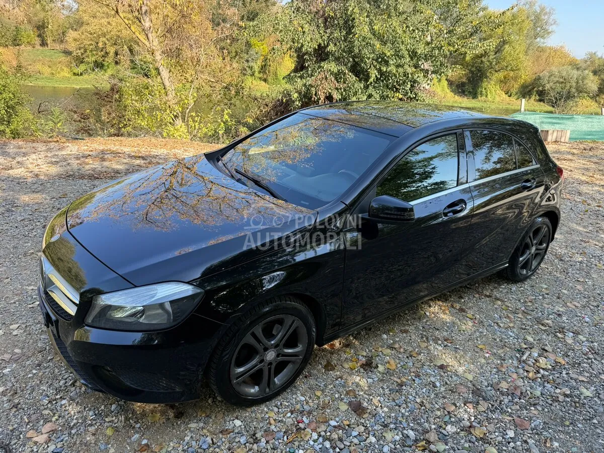 Mercedes-Benz A 180 2013 photo 4
