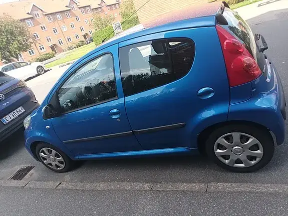 Peugeot 107 2011 photo 3