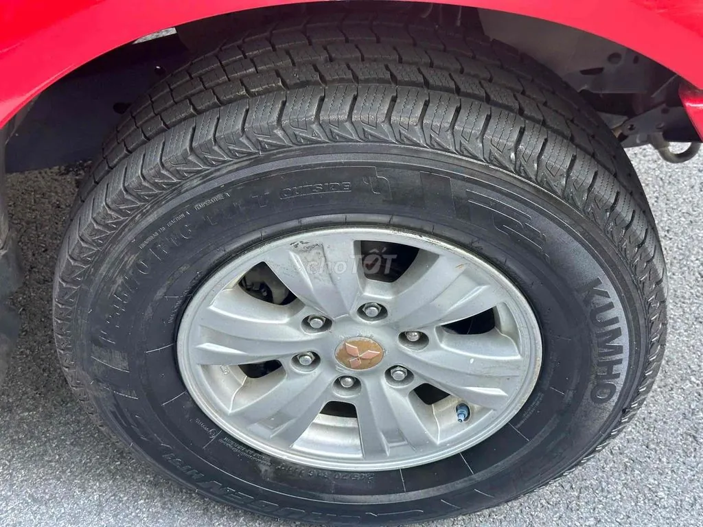 Mitsubishi Triton 2010 photo 2