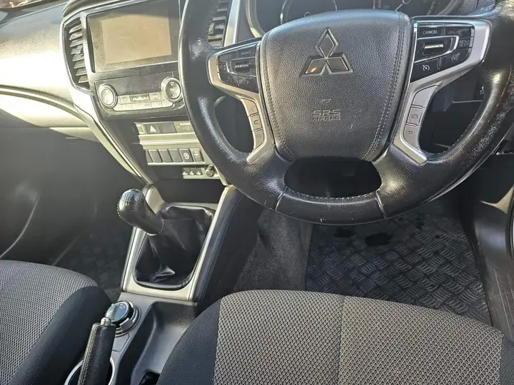 Mitsubishi L200 2021 photo 4