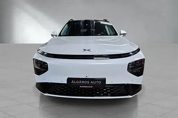 Xpeng G9 2023 photo 2
