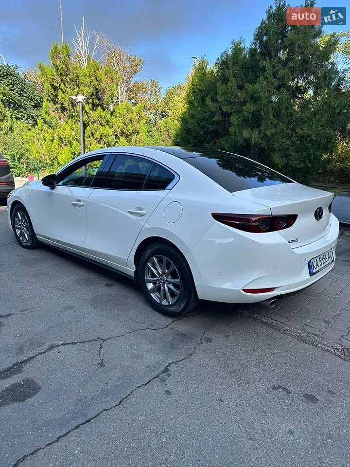 Mazda 3 2019 photo 3