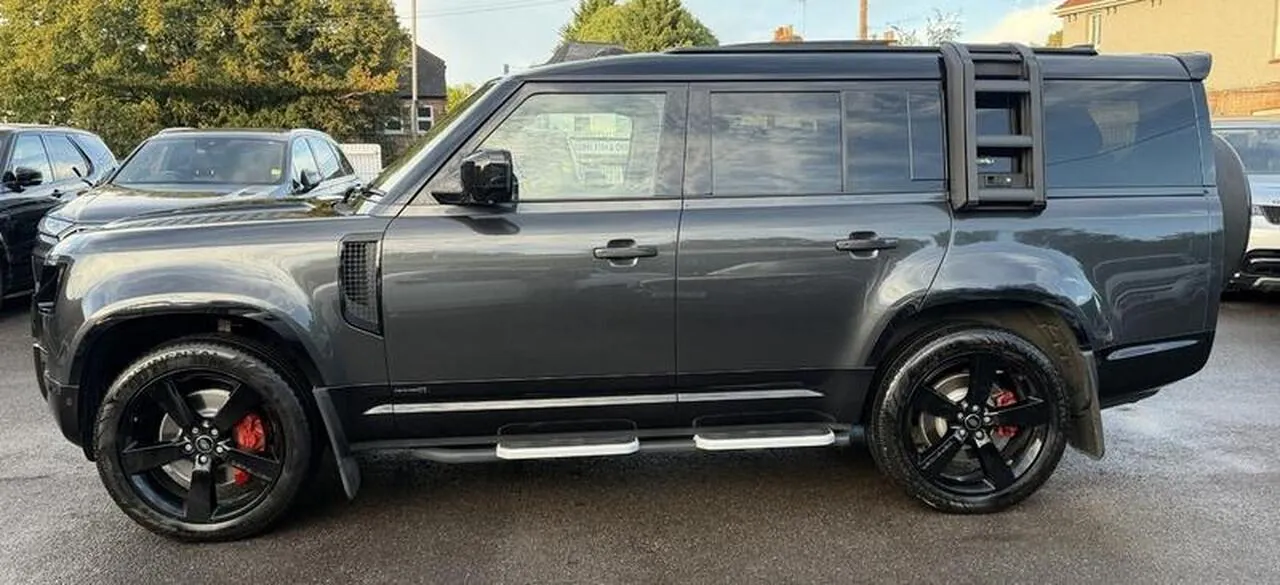 Land Rover Defender 2022 photo 4