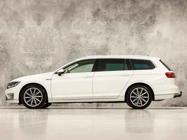 Volkswagen Passat 2016 photo 2