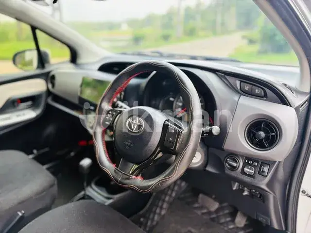Toyota Vitz 2016 photo 2