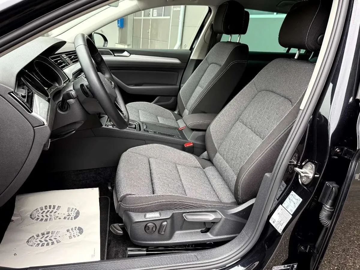 Volkswagen Passat 2024 photo 5
