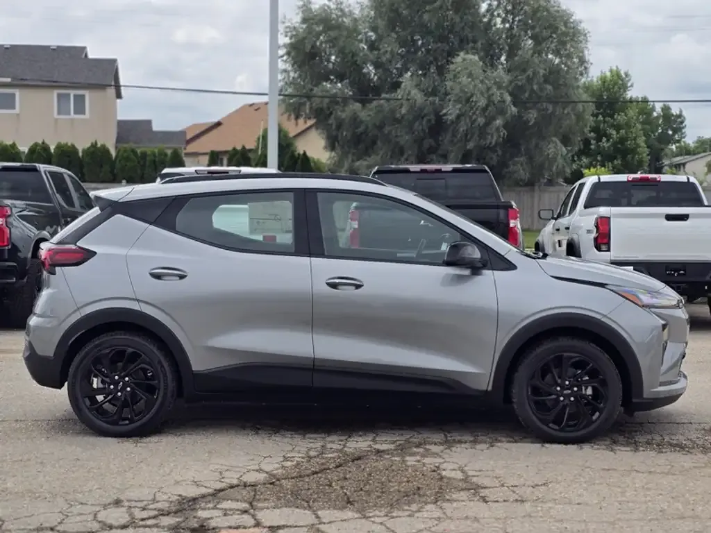 Chevrolet Bolt 2027 photo 4