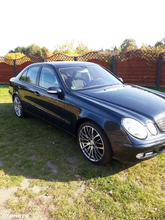 Mercedes-Benz E-Class 2003 photo 2
