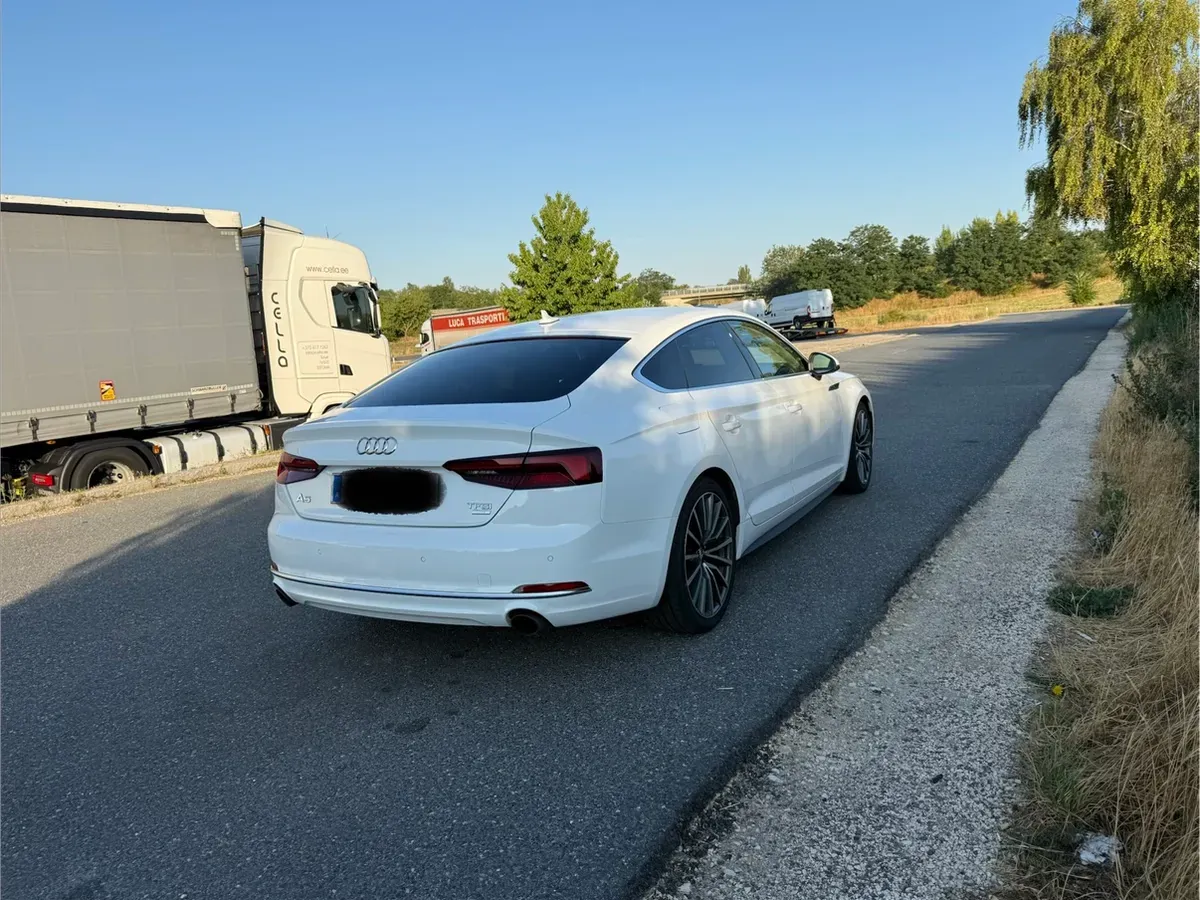 Audi A5 2018 photo 2